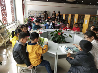 走进图书馆，体验阅读乐趣