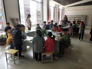 走进图书馆，体验阅读乐趣